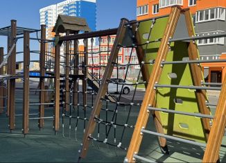 Продается 3-комнатная квартира, 81.9 м2, Ростов-на-Дону, улица Дмитрия Петрова, ЖК Суворовский