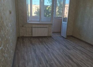 Продается 3-комнатная квартира, 60.8 м2, Керчь, улица Кирова, 163