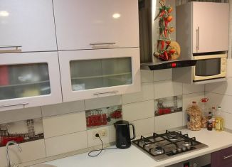 Продается 1-ком. квартира, 30 м2, Тольятти, улица Горького, 46