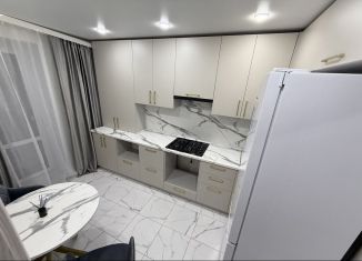 Продаю 3-комнатную квартиру, 74 м2, Смоленск, улица Петра Алексеева