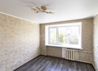 Продам 2-комнатную квартиру, 51.9 м2, Тюмень, улица 50 лет Октября, 33