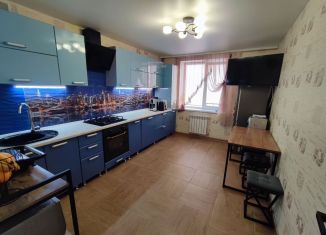 Трехкомнатная квартира на продажу, 76 м2, Саратов, улица имени С.П. Лисина, 1