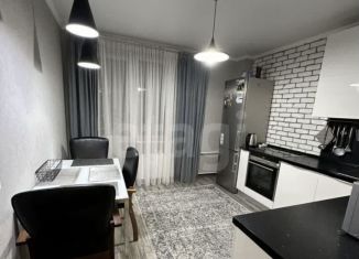 Сдаю в аренду 1-ком. квартиру, 43 м2, Санкт-Петербург, проспект Маршала Жукова, 41, Красносельский район