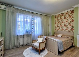 Продаю двухкомнатную квартиру, 71 м2, Краснодар, улица Передерия, 64, микрорайон Кожзавод