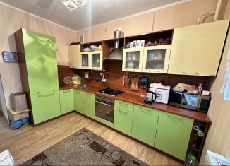 Продаю двухкомнатную квартиру, 59.5 м2, Калужская область, Советская улица, 107