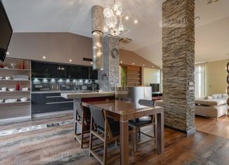 Продаю трехкомнатную квартиру, 212 м2, Ялта, улица Щорса, 9А