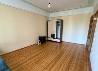 Продается однокомнатная квартира, 50 м2, Махачкала, улица Юсупова, 84к1