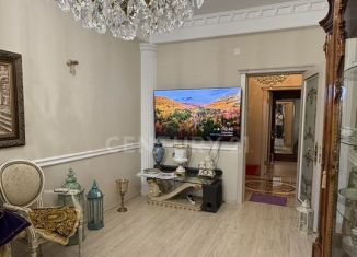 Продаю 2-комнатную квартиру, 67 м2, Махачкала, улица Максима Горького, 70