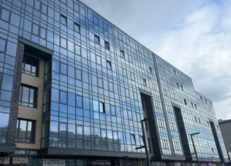 Продаю 2-ком. квартиру, 59.7 м2, Абакан, улица Авиаторов, 1Д