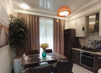 Сдаю в аренду 2-комнатную квартиру, 64 м2, Азов, проспект Зои Космодемьянской, 38