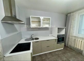 Сдается в аренду 1-ком. квартира, 42 м2, Республика Башкортостан, улица Габдуллы Амантая, 12к2