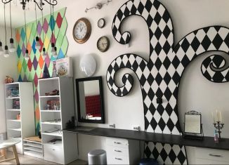 Сдаю в аренду торговую площадь, 82.6 м2, Красноярский край, улица Обороны, 2А