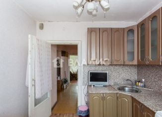 Продам 4-ком. квартиру, 78 м2, Тобольск, 8-й микрорайон, 37