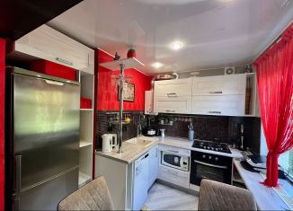 Продам 2-ком. квартиру, 49 м2, Краснодар, улица Карякина, 12, микрорайон ЗИП