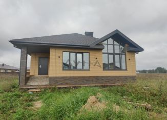 Продаю коттедж, 136 м2, деревня Азьмушкино, улица Руслана Каримова