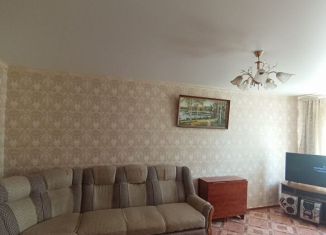 Аренда 2-ком. квартиры, 45 м2, Азов, Инзенская улица, 9