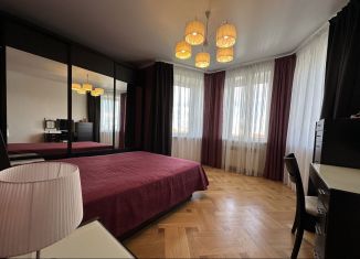 Сдается 3-ком. квартира, 93 м2, Тюмень, улица Мельникайте, 94к1