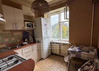 Сдам в аренду 2-ком. квартиру, 45 м2, Калуга, улица Карла Либкнехта, 10