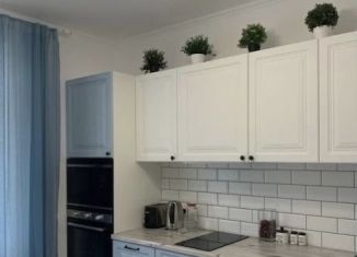 Продаю двухкомнатную квартиру, 60 м2, Калининград, Акварельная улица