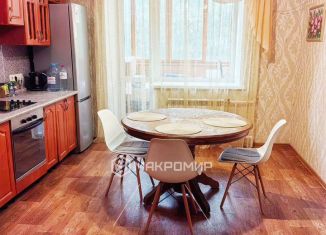 Продам 2-ком. квартиру, 88.8 м2, Орёл, улица Салтыкова-Щедрина, 4