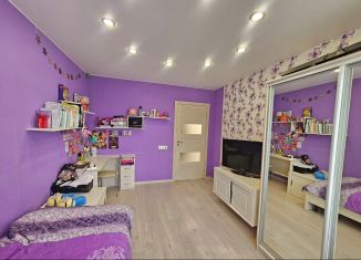 Продаю 2-ком. квартиру, 53.3 м2, Кингисепп, улица Химиков, 9