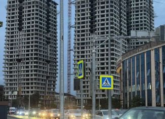 Продаю 2-ком. квартиру, 64 м2, Грозный, улица Шейха Али Митаева, 2А