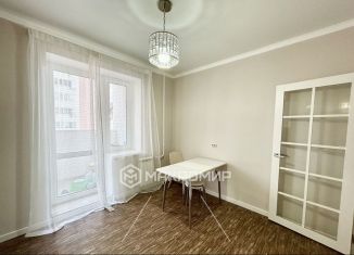 Двухкомнатная квартира на продажу, 65 м2, Орёл, Лазурная улица, 7