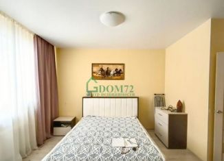 Продаю 1-комнатную квартиру, 49 м2, Тюменская область, 10-й микрорайон, 65