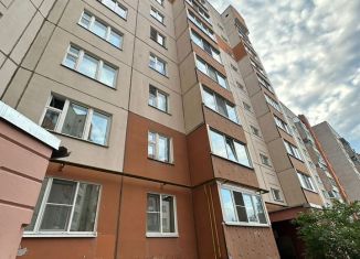Продам 3-ком. квартиру, 82 м2, Псков, Инженерная улица, 23