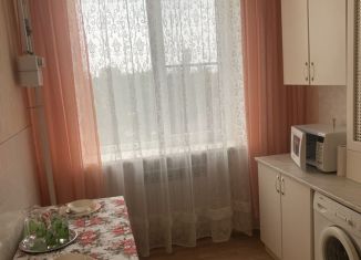 Сдам 2-ком. квартиру, 54 м2, Аксай, улица Луначарского, 70