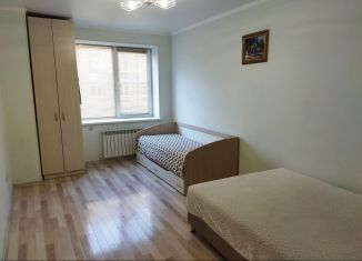 Продается 1-комнатная квартира, 45 м2, Владикавказ, улица Шамиля Джикаева, 5, 18-й микрорайон