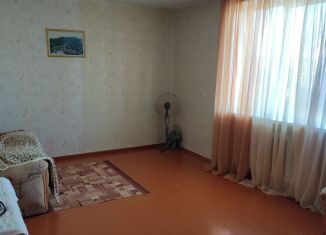 Продается 2-комнатная квартира, 48.3 м2, поселок городского типа Новофёдоровка, Севастопольская улица, 2