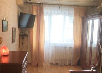 Продам 2-ком. квартиру, 46 м2, Батайск, улица Гайдара, 9