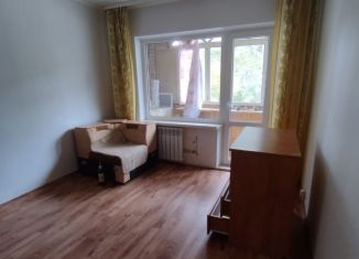 Продам 3-комнатную квартиру, 60 м2, поселок городского типа Черемушки, посёлок городского типа Черёмушки, 88