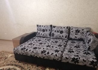 Сдается в аренду двухкомнатная квартира, 54 м2, Дагестан, улица Зейнудина Батманова, 2