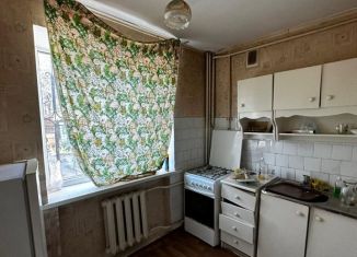Продаю двухкомнатную квартиру, 40 м2, село Кочубеевское, улица Октябрьской Революции, 92