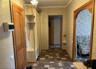 Сдаю в аренду 2-ком. квартиру, 56 м2, Новокузнецк, улица Свердлова, 4