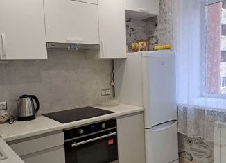 Продам 2-ком. квартиру, 47 м2, Йошкар-Ола, улица Петрова, 32, микрорайон Мирный