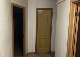 Сдам в аренду 3-комнатную квартиру, 68 м2, Краснокамск, Большевистская улица, 52А