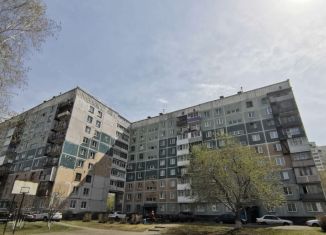 Продается 2-комнатная квартира, 43.7 м2, Новокузнецк, улица Новосёлов, 55