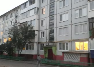 Продам 3-комнатную квартиру, 74 м2, Жуковка, улица Строителей, 2