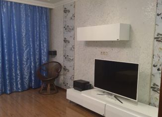 Сдается трехкомнатная квартира, 120 м2, Якутск, улица Ярославского, 3, Центральный округ