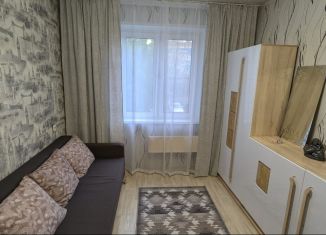 Сдам в аренду квартиру студию, 12 м2, Красноярск, улица Калинина, 10