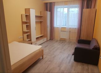 Сдаю 1-комнатную квартиру, 40 м2, Лобня, улица Юности, 3