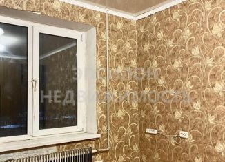 Продаю 3-ком. квартиру, 60 м2, Курск, улица Серёгина, 26А