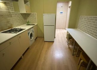 Сдается в аренду 5-ком. квартира, 100 м2, Каменск-Шахтинский, Советская улица, 42