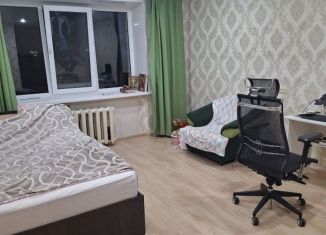 Сдам в аренду 1-комнатную квартиру, 36 м2, Елабуга, Пролетарская улица, 6