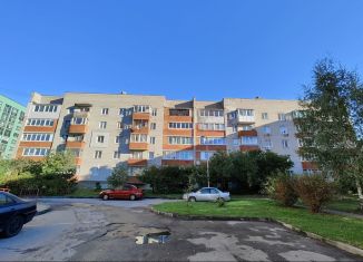 Продается 2-ком. квартира, 47.9 м2, Калининград, Артиллерийская улица, 53