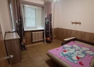 Сдаю в аренду двухкомнатную квартиру, 32 м2, Иркутск, улица Сурикова, 20