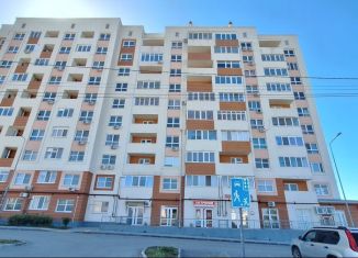 Продаю 1-ком. квартиру, 38 м2, Севастополь, улица Горпищенко, 127к4, ЖК Атмосфера